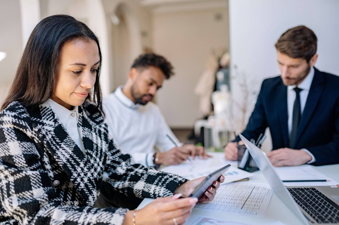 Making the Right Choice: Finance vs Accounting