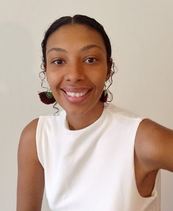 UC Bachelor of Professional Studies student Gabrielle taking a selfie.